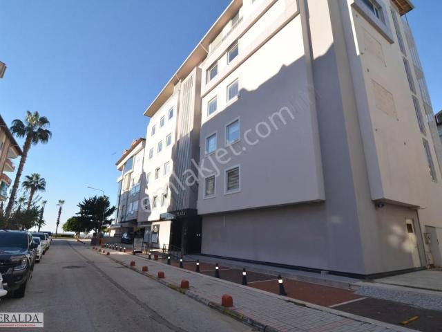 Alanya Kleopatra'da Kiralık 1300 M2 İşyeri