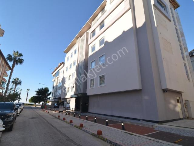 Alanya Kleopatra'da Kiralık 1300 M2 İşyeri