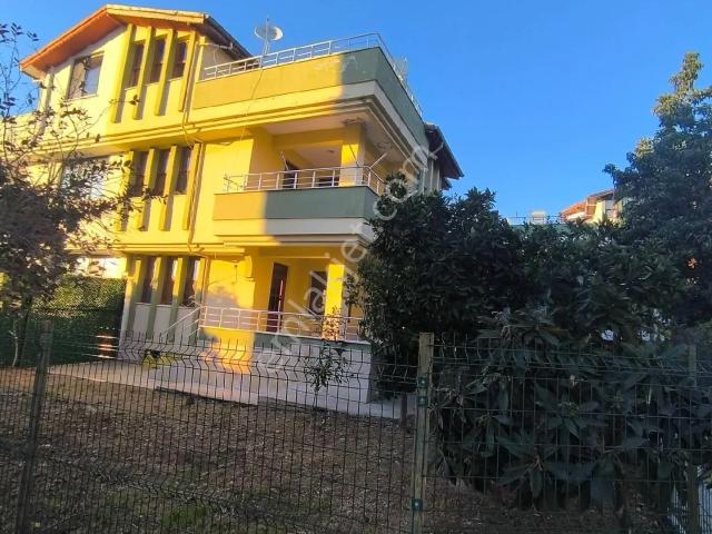Alanya İncekum 4+1 Tripleks Satılık Denize Yakın Villa