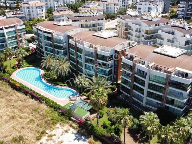 Alanya Oba Mahallesin De 250m², 4+1d Full Eşyalı Lüks Satılık Daire