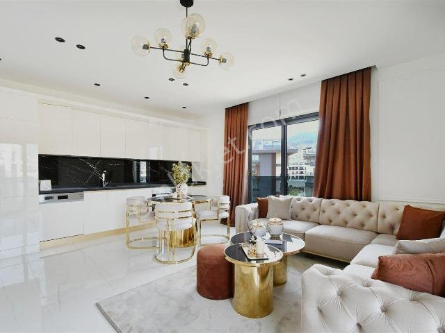Alanya Oba’da Seçkin Bir Kompleks İçinde, Full Eşyalı Şık 2+1 Satılık Daire