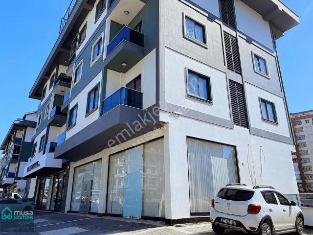 Alanya Oba'da Ana Cadde Üzerinde 220 M² 2 Katlı Prestijli İşyer