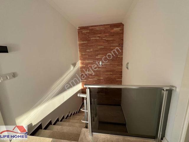 Alanya Oba'da Hastaneye Yakın, 4+1 Dubleks Kiralık Daire 250m²
