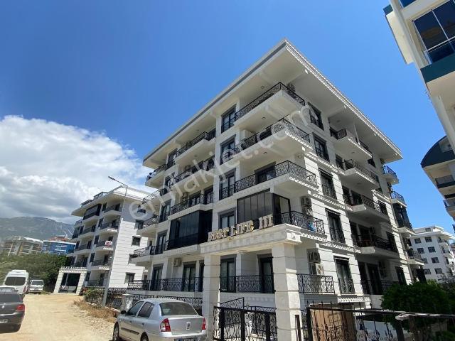 Alanya Mahmutlar'da Aktiviteli Site İçerisinde 1+1 Eşyasız Daire