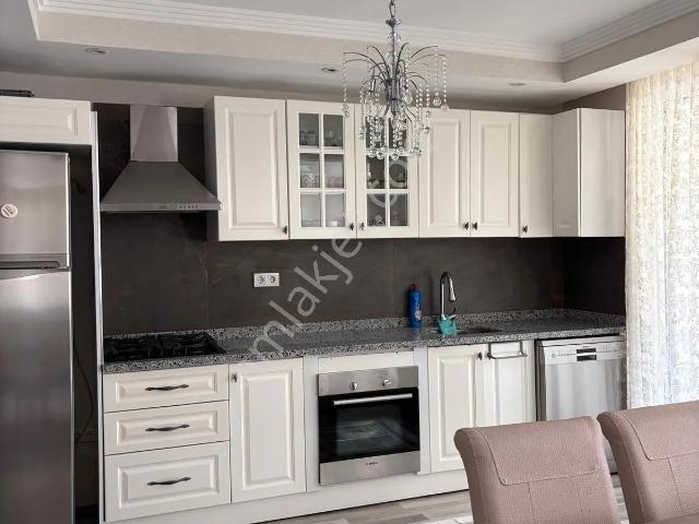 Alanya Mahmutlar'da Havuzlu Eşyalı 2+1 Kiralık Daire