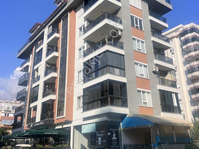 Alanya Mahmutlarda Satılık 4+1 Eşyalı Dubleks Daire