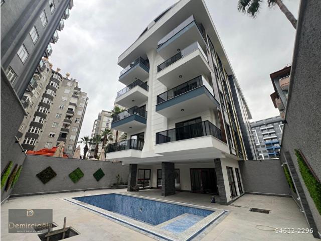 ALANYA MERKEZ CLEOPATRADA SATILIK 2+1 DENİZE 700 METRE DAİRE