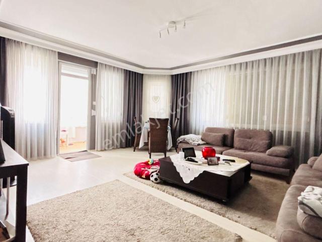 Alanya Merkez / Kızlar Pınarı Mah. Denize 2. Binada Satılık Geniş 3+1 Daire