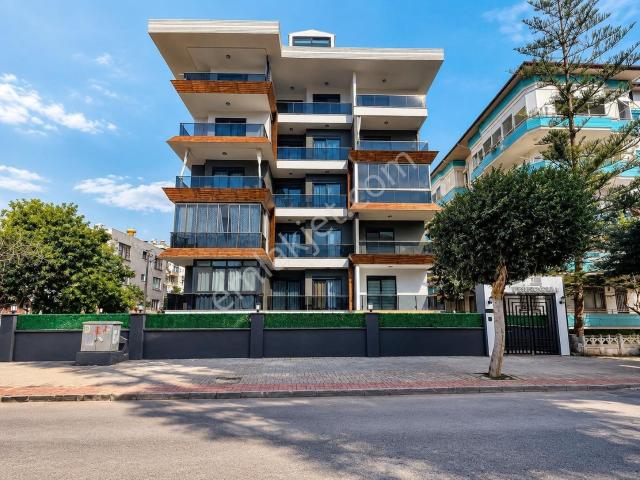 Alanya Merkez 2+1 85m2 Lüks Site Full Aktivite Deniz 150m Fırsat
