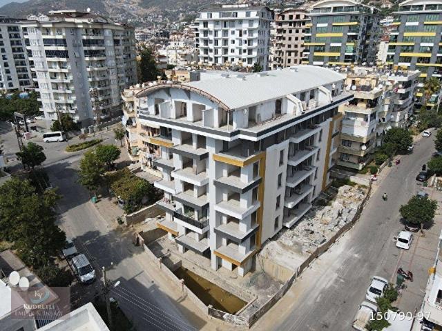 Alanya merkezde güllerpınar Mahallesi'nde satılık 1+1 daire