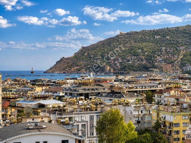 Alanya Merkez'de Satılık Muhteşem 3+1 Daire – Deniz Ve Kale Manzaralı
