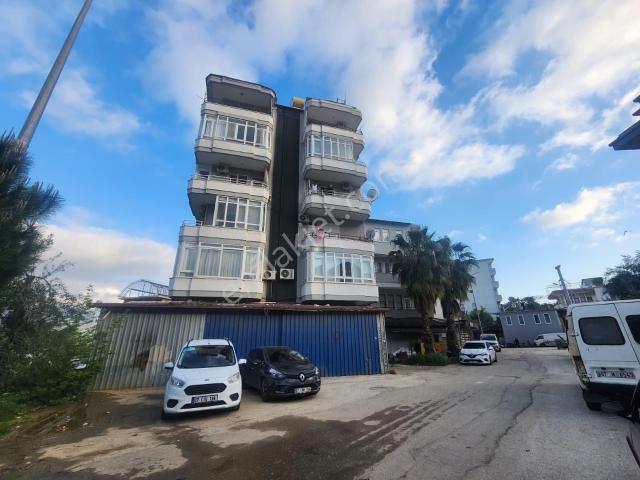Alanya Çıplaklı'da Çıplaklı Kavşağında Satılık 150 M2 Müstakil Giriş Dükkan