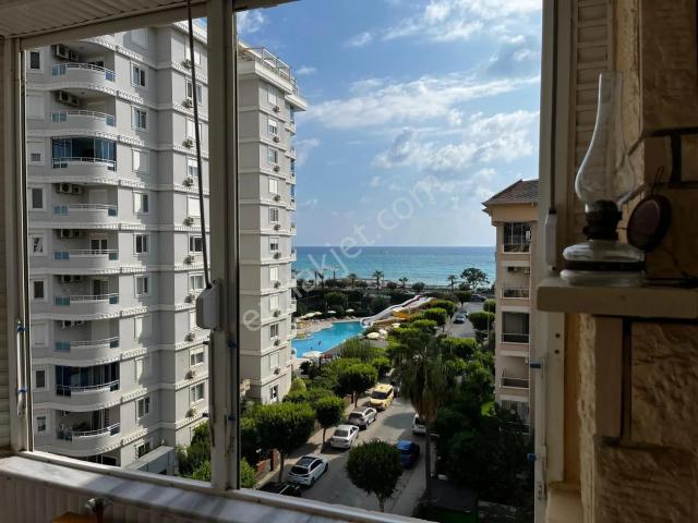 Alanya Tosmur'da Asansörlü 2+1 Eşyalı Satılık Daire 140 M2