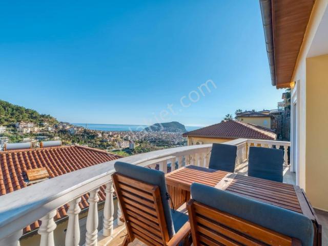 Alanya Tepe’de Satılık 3+1 Deniz Manzaralı, Full Eşyalı Daire – İkametgaha Uygun!