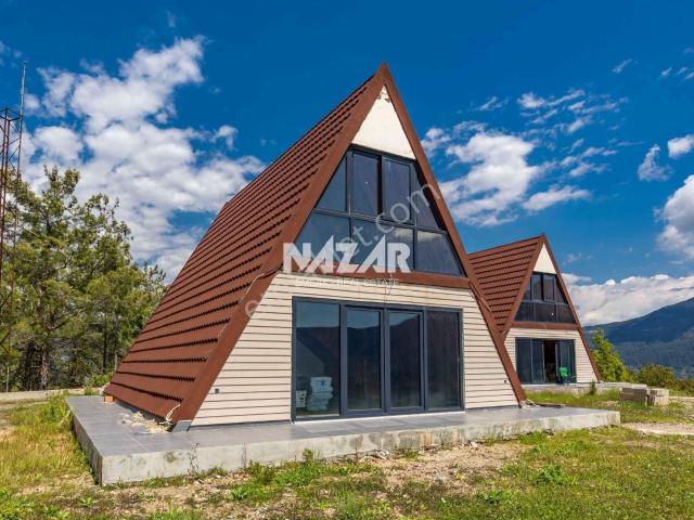 Alanya Üzümlüde 1.269 M² Tarla İçinde 2 Adet Havuzlu 3+1 Villa