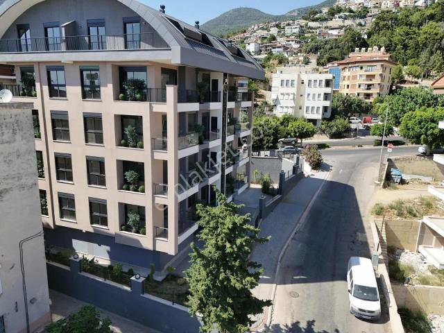 Alanya'nın Merkezin De 2+1 Prestijli Satılık Rezidans