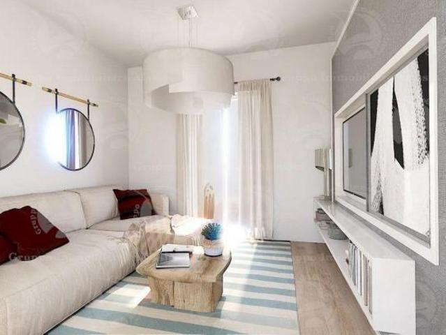 Alassio, grande appartamento in centro in palazzo ristrutturato