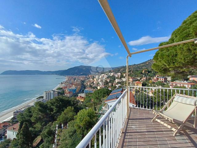 Alassio Strada privata Santa Croce