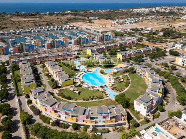 Albufeira Algarve 104864835