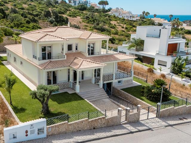Albufeira Espaçosa moradia com 4 quartos, com piscina e vista para o mar e marina