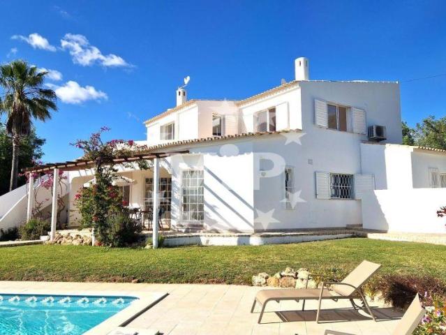 ALBUFEIRA MOSQUEIRA MORADIA ISOLADA PISCiNA GARAGEM TERRENO AMPLO | 25013787337