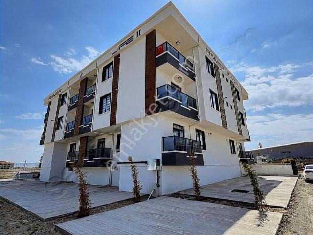 Albağ Gayrimenkul'den Üni.bölgesinde Eşyalı Satılık 1+1 Daire