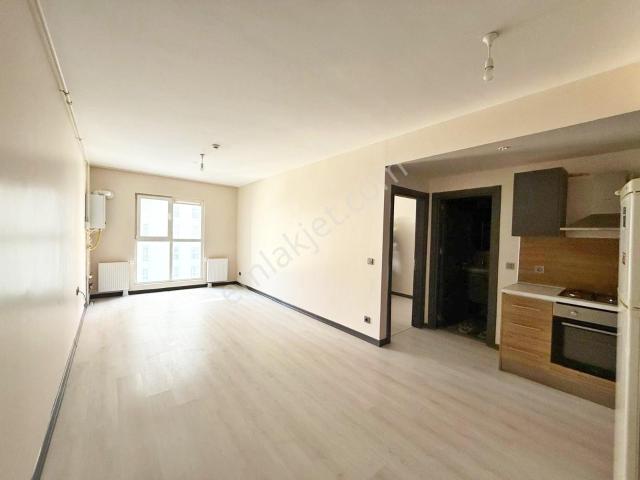 Alban'dan Ödül İstanbul Sitesinde G Blok Satılık 1+1 65m² Daire