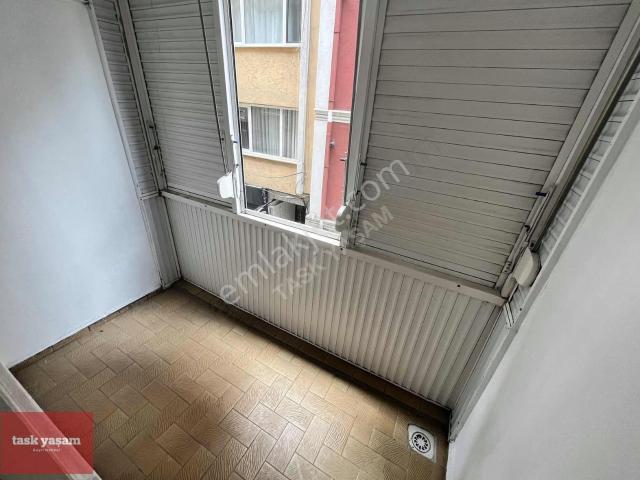 Albay Sadri Alantar Sk. 2+1 Balkonlu Kiralık Daire