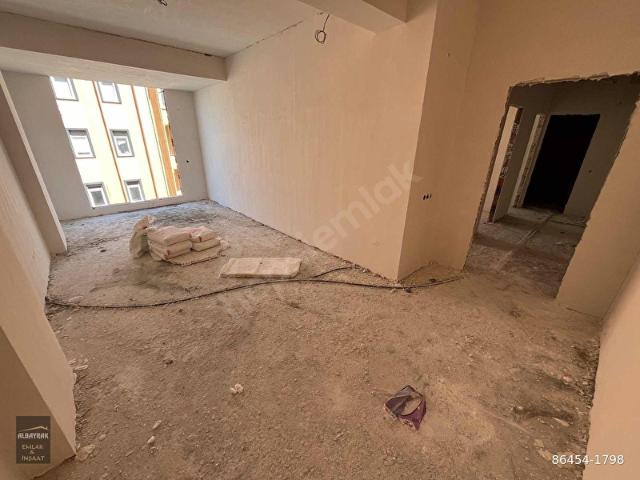 ALBAYRAKTAN SIFIR 2+1ARAKATMETROYA YAKINCADDE ÜSTÜ4 AYTESLİM