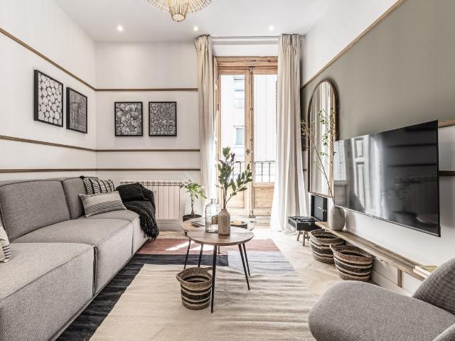 Albero 3 bedrooms in Malasaña, Madrid Amsterdam Apartments for Rent