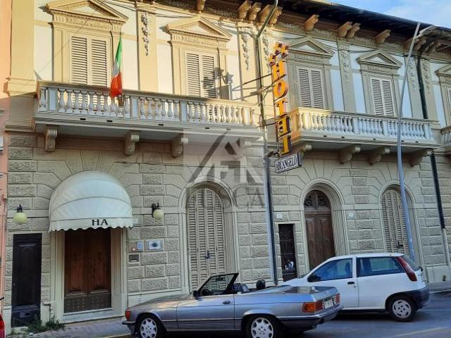 Albergo in vendita a Viareggio