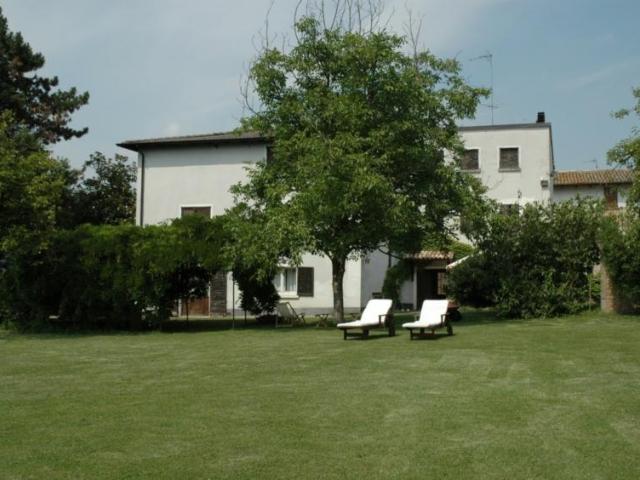 Albergo in vendita a Castell'Arquato