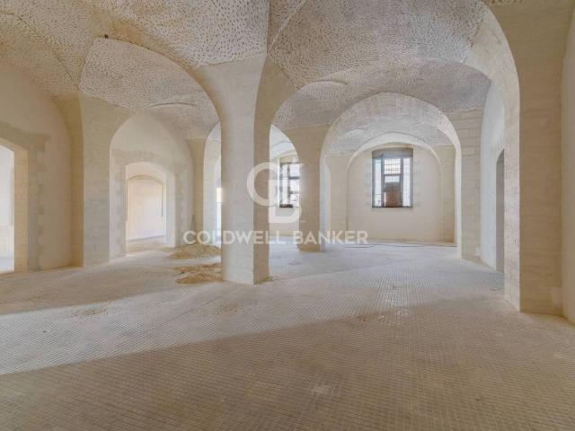Albergo in vendita a Castrignano De' Greci