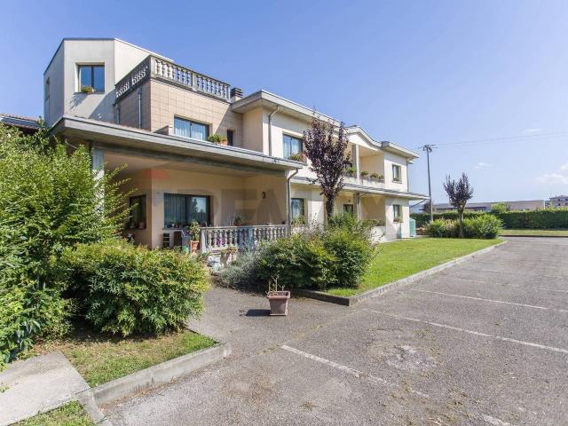 Albergo in vendita a Langhirano