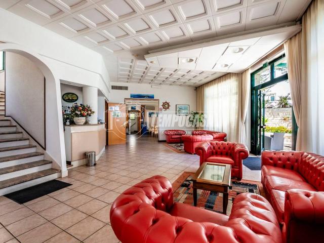 Albergo in vendita a Numana