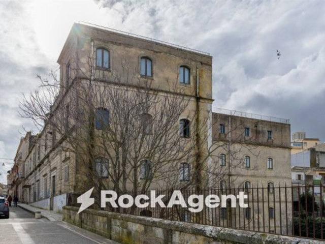 Albergo in vendita a Ragusa