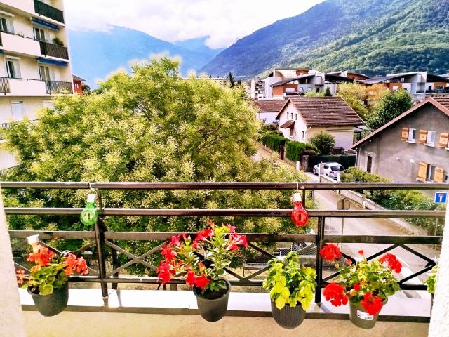 Albertville: pour investissement appartement Type T3 avec balcon et place de parking