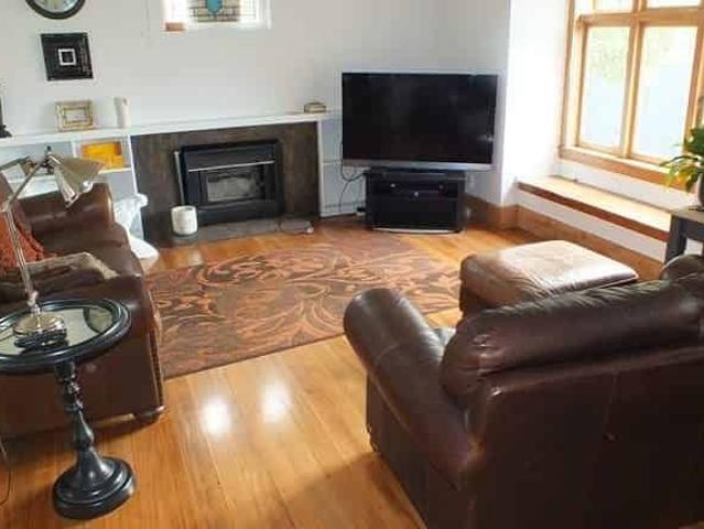 Albert Street Bungalow 3 Bed + Sleepout
