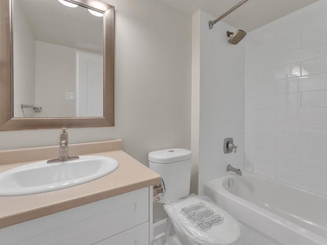 Albert Park Apartments 1 Bedroom Apartment for Rent at 95 95, 97 & 99 Sidney St Belleville, ON K8P 4Y1 West Belleville