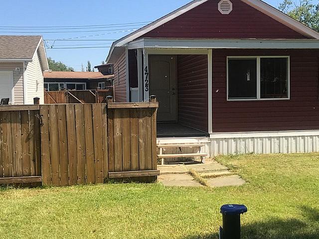 Alberta Beach Cottage And Land