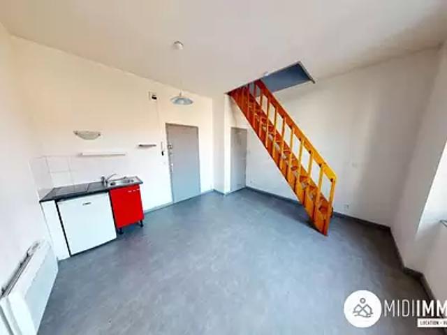 Albi 81000 Location appartement 1 pièce t1 au dernier étage