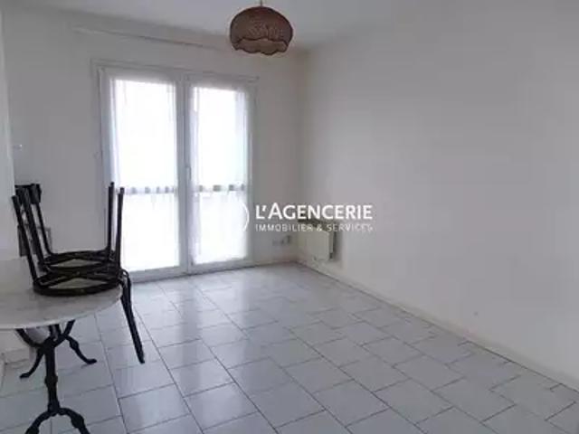 Albi 81000 Location appartement 1 pièce t1 au dernier étage
