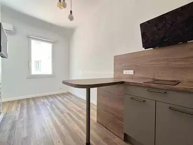Albi 81000 Location appartement 1 pièce t1 au dernier étage