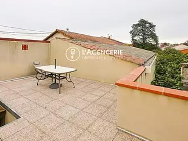 Albi 81000 Location appartement 1 pièce t1 au dernier étage terrasse