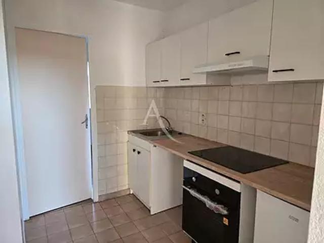 Albi 81000 Location appartement 2 pièces t2 au dernier étage