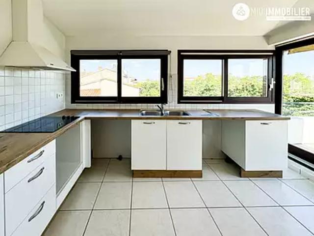 Albi 81000 Location appartement 4 pièces t4 au dernier étage terrasse
