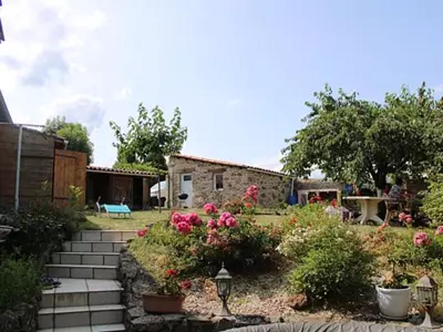Alboussière 07440 Achat / Vente maison 9 pièces t9