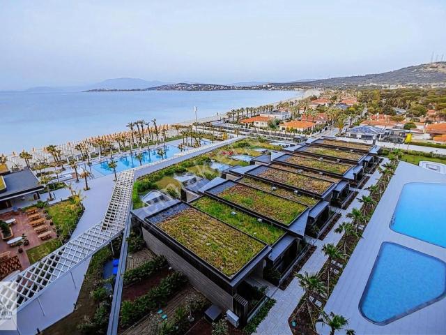 Alaçatı Gayrimenkulden Swissotel Residence 2+1 Deniz Cephe Satılık