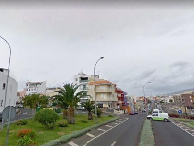 Alcala Piso 2 habitaciones, garaje, trastero mucha accesibilidad a 200 metros del mar