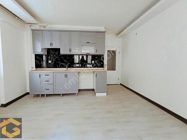 Çaldıran Mahallesi Cadde Üzeri 3+1 Asansörlü Satılık Daire